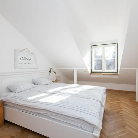 Tatari 32 Rooftop Apartamento Talin